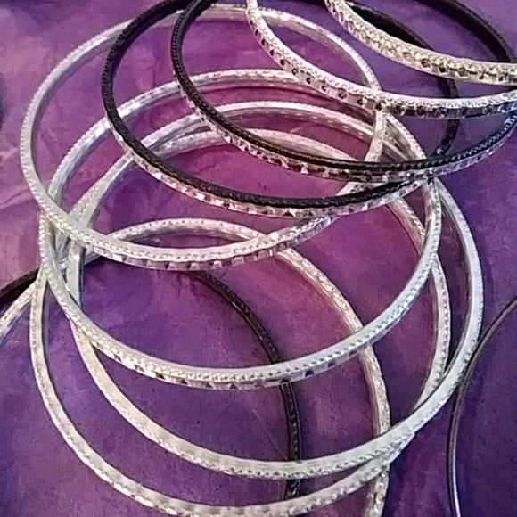 Bangle Bracelet Bundle - Picture 2 of 4